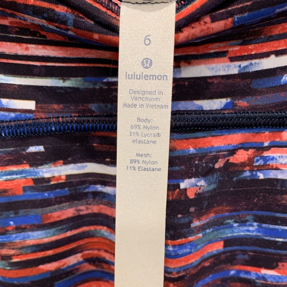 Lululemon Train Times 7/8 Tight 25”, Hinshu Alpine White/Multi, size 6 - Picture 8 of 10